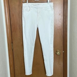 Joe’s Jean High-Rise White Skinny Ankle Frayed Hem Jeans in size 29